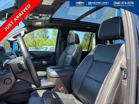Used 2024 GMC Yukon SLT w/ SLT Luxury Package AWD/4WD image 11