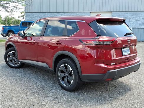 Used 2025 Nissan Rogue SV AWD/4WD image 6