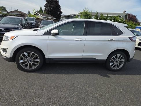 Used 2018 Ford Edge Titanium w/ Equipment Group 302A AWD/4WD image 4