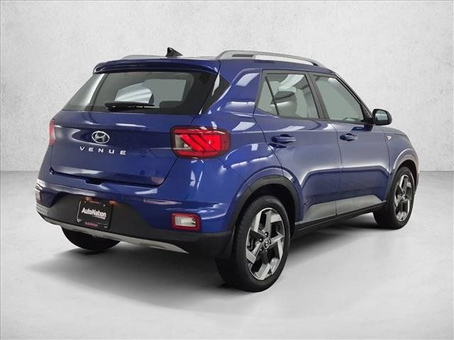 Used 2022 Hyundai Venue SEL FWD image 5