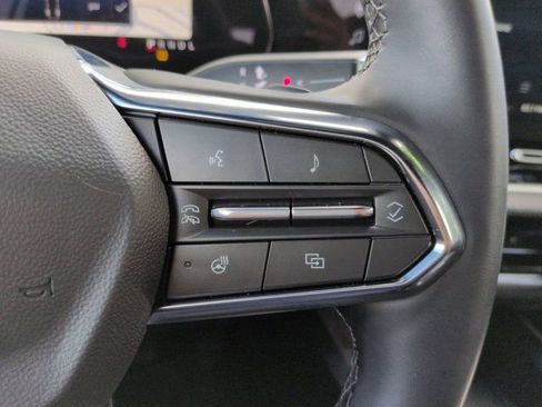 Used 2025 Chevrolet Equinox LT w/ Safety and Technology Package FWD image 24