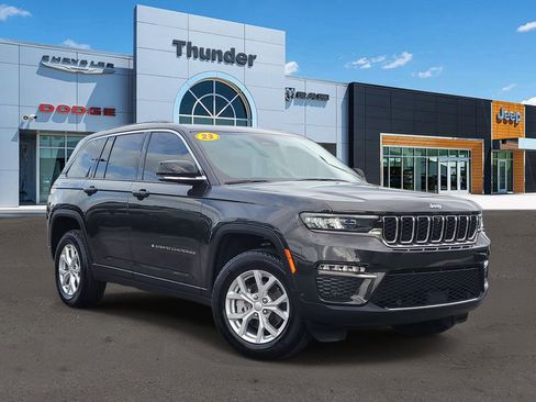 Used 2023 Jeep Grand Cherokee Limited w/ Luxury Tech Group II AWD/4WD image 1
