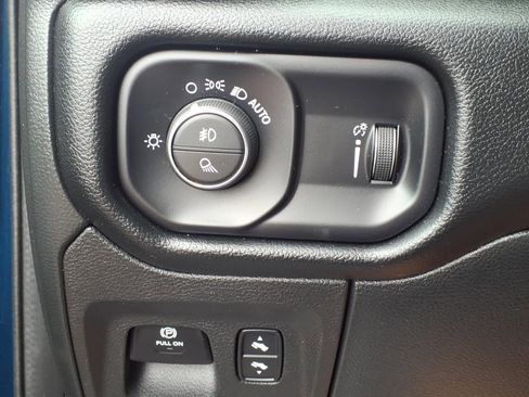 Used 2022 RAM 1500 Big Horn AWD/4WD image 13