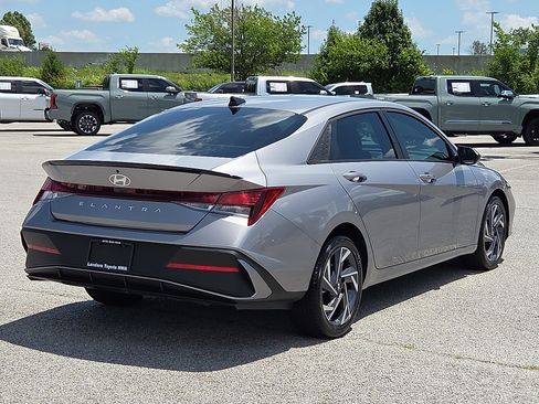 Used 2025 Hyundai Elantra Sport FWD image 5
