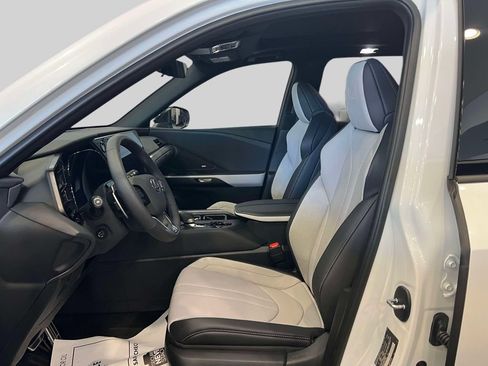 New 2026 Lexus TX 500h AWD image 11