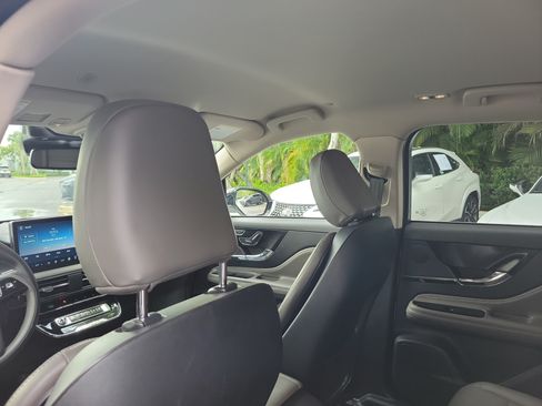 Used 2025 Lincoln Corsair FWD image 14
