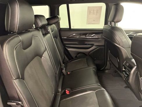 Used 2023 Jeep Grand Cherokee Altitude AWD/4WD image 16