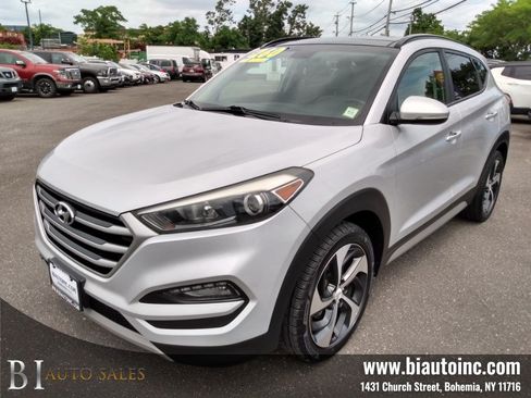 Used 2018 Hyundai Tucson Value AWD/4WD image 1