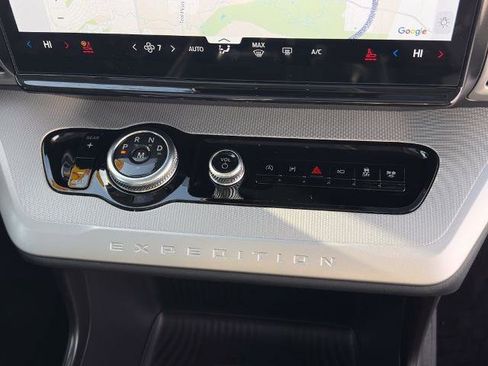 New 2025 Ford Expedition Active RWD image 12