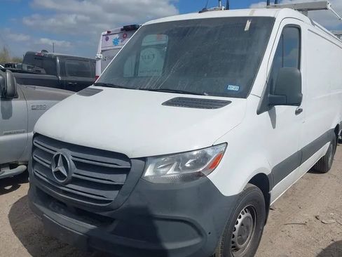Used 2021 Mercedes-Benz Sprinter 1500 image 3