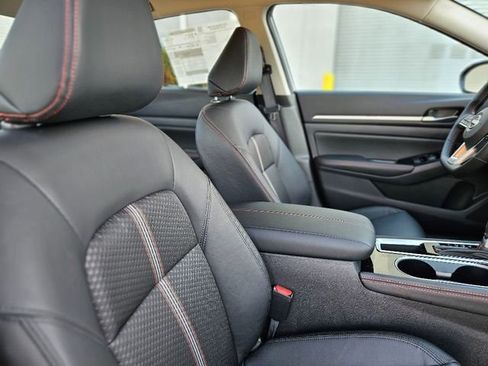 New 2025 Nissan Altima 2.5 SR image 13