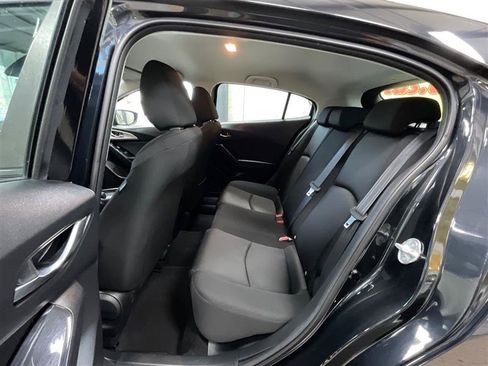 Used 2018 MAZDA MAZDA3 Sport FWD image 22