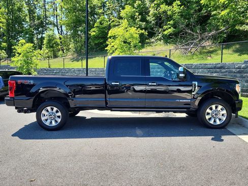 Used 2019 Ford F350 Platinum w/ Platinum Ultimate Package AWD/4WD image 11