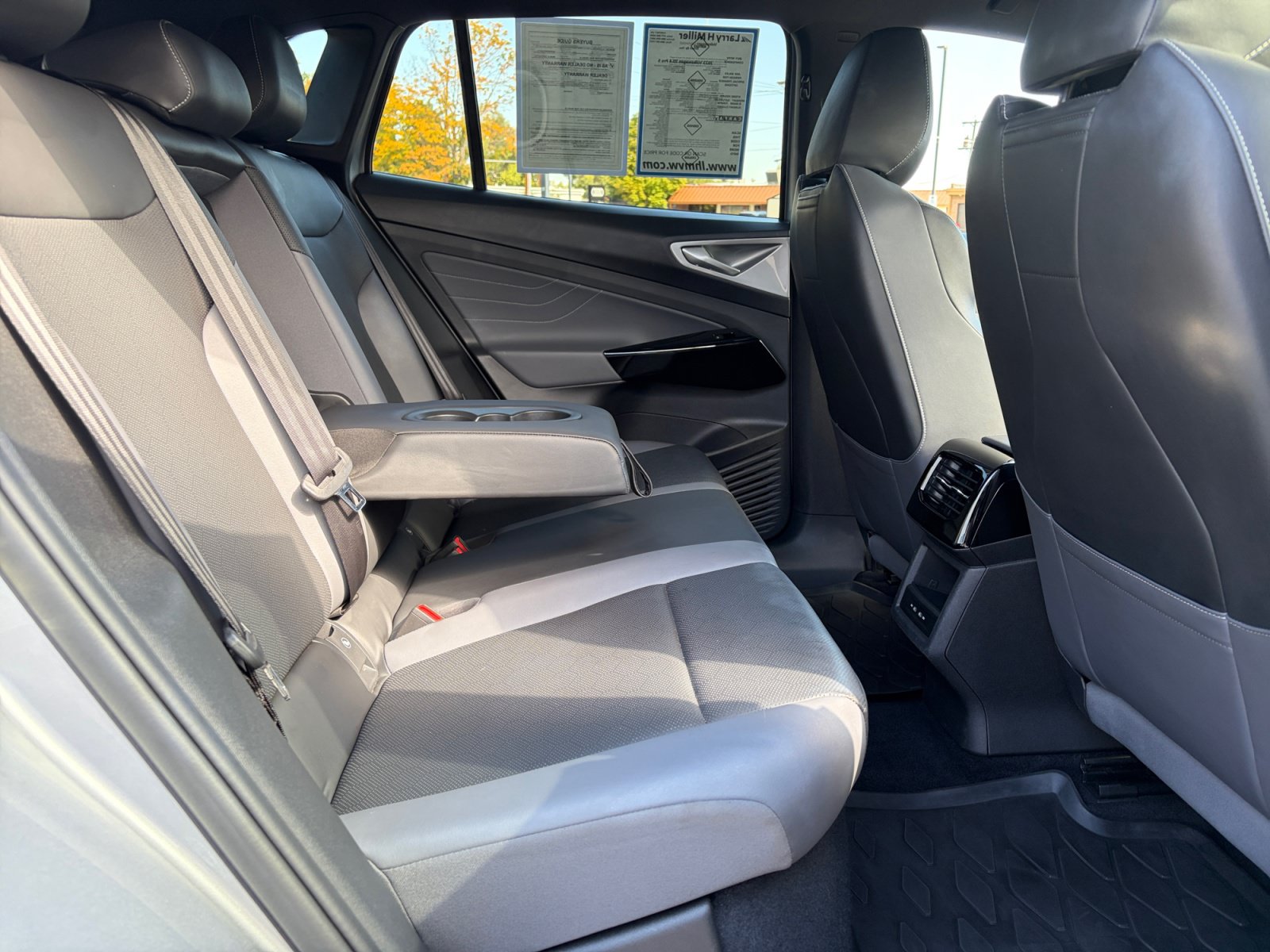 Used 2023 Volkswagen ID.4 Pro S AWD/4WD image 18