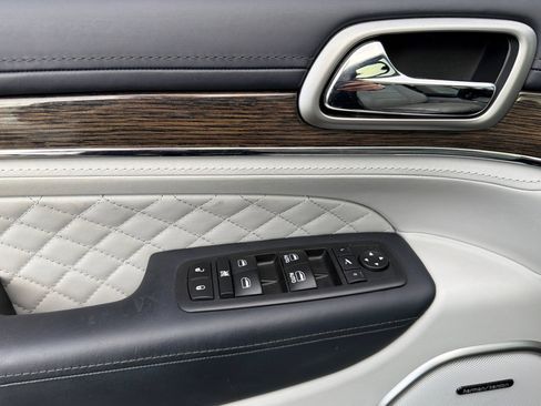 Used 2017 Jeep Grand Cherokee Summit image 12