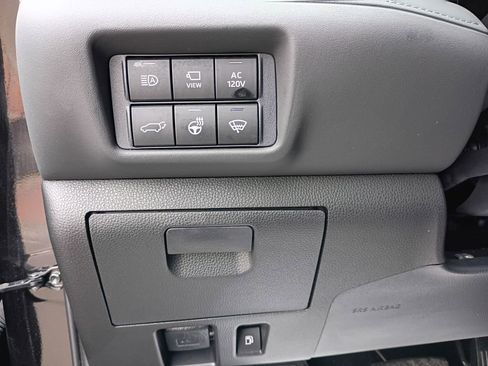 Used 2021 Toyota Highlander Platinum image 27