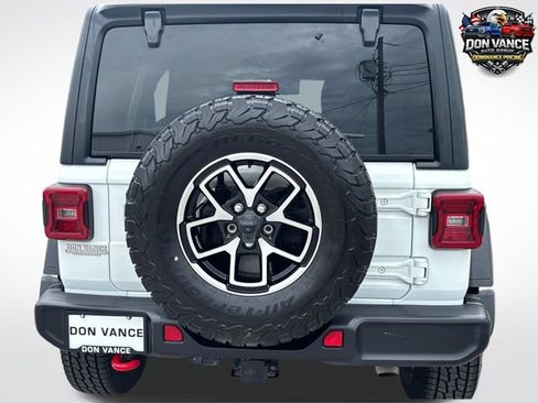 Used 2024 Jeep Wrangler Unlimited Rubicon AWD/4WD image 5