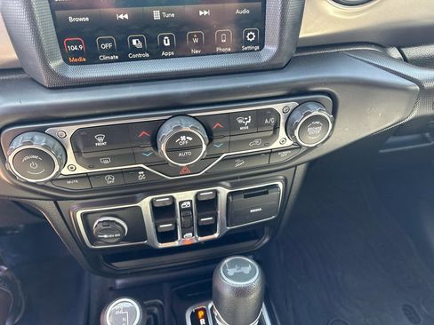 Used 2020 Jeep Wrangler Unlimited Sport S w/ Sun And Sound Package image 20