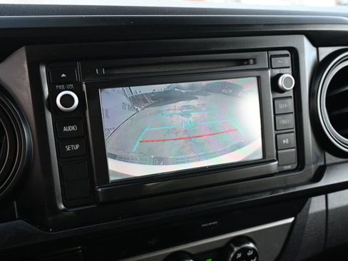 Used 2018 Toyota Tacoma SR image 10
