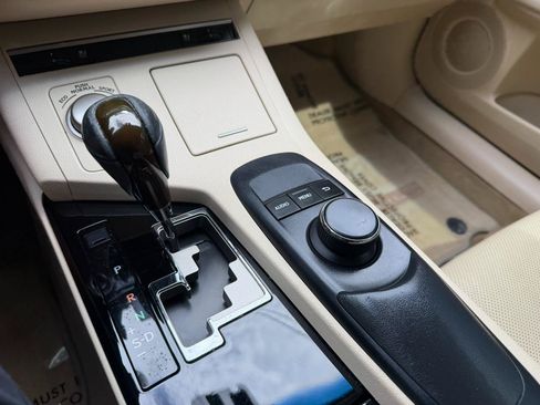 Used 2014 Lexus ES 350 w/ Premium Package FWD image 40