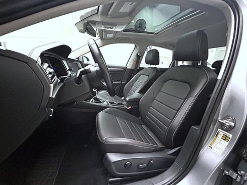 Used 2024 Volkswagen Jetta SE FWD image 10