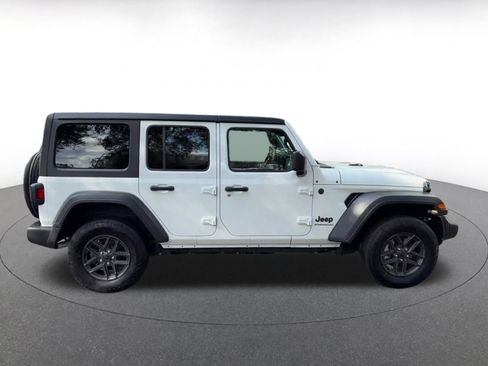 Used 2025 Jeep Wrangler Sport S image 16