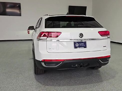 Certified 2022 Volkswagen Atlas Cross Sport SE w/ Panoramic Sunroof Package AWD/4WD image 7