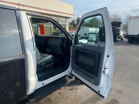 Used 2014 Ford F550 4x4 Regular Cab Super Duty image 20