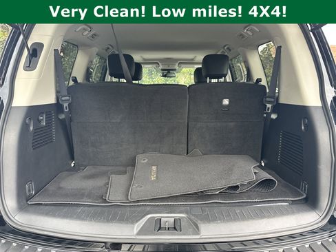 Used 2024 Nissan Armada SL w/ Captain's Chairs Package image 23