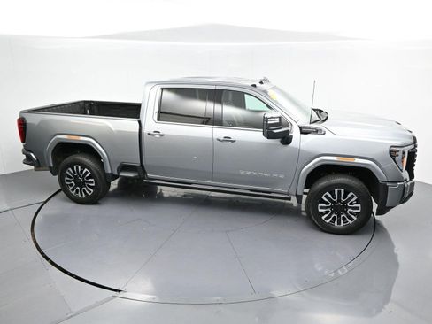 Used 2025 GMC Sierra 3500 Denali Ultimate AWD/4WD image 38