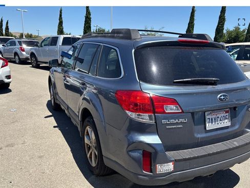 Used 2013 Subaru Outback 2.5i Premium w/ All-Weather Pkg AWD/4WD image 6