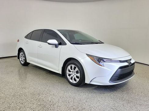 Used 2026 Toyota Corolla LE FWD image 4