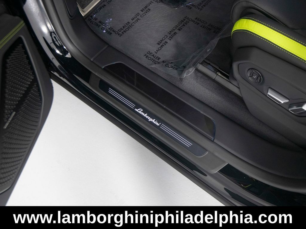 Used 2026 Lamborghini Urus S AWD/4WD image 14