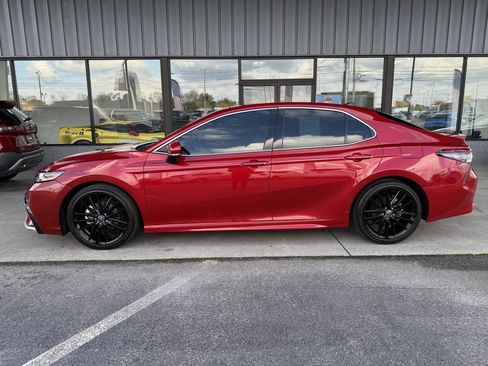 Used 2022 Toyota Camry XSE image 7