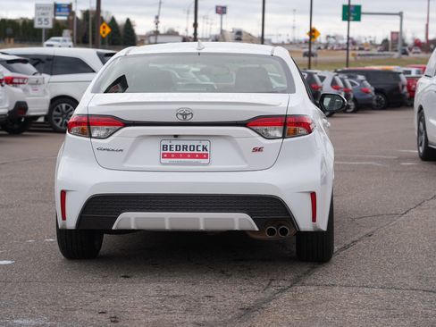 Used 2022 Toyota Corolla SE FWD image 4