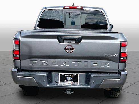 Used 2022 Nissan Frontier Pro-X RWD image 5