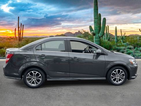 Used 2020 Chevrolet Sonic LT w/ Convenience Package FWD image 2