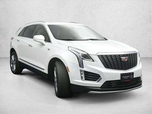 Used 2024 Cadillac XT5 Premium Luxury w/ Technology Package AWD/4WD image 4