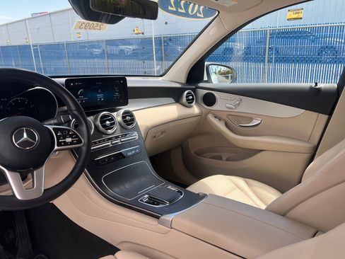 Certified 2022 Mercedes-Benz GLC 300 image 17