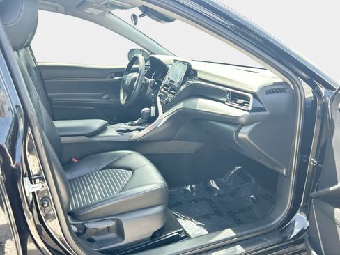 Used 2023 Toyota Camry SE FWD image 14