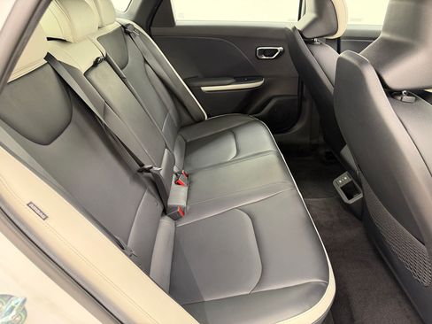 Used 2025 Kia K4 GT-Line w/ GT-Line Premium Package FWD image 28