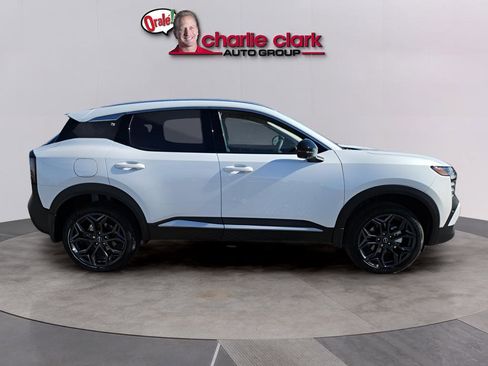 New 2026 Nissan Kicks SR FWD image 7