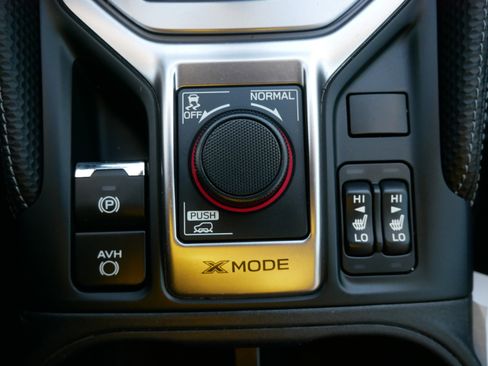 Used 2024 Subaru Forester Premium image 29