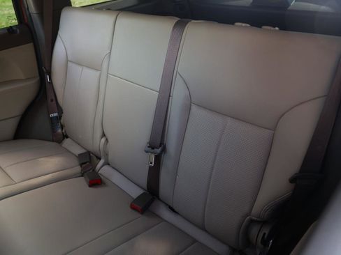 Used 2009 Jeep Liberty Limited w/ Premium Group AWD/4WD image 8