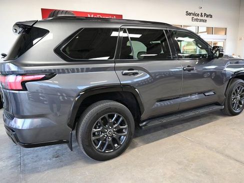 Used 2023 Toyota Sequoia Platinum image 5