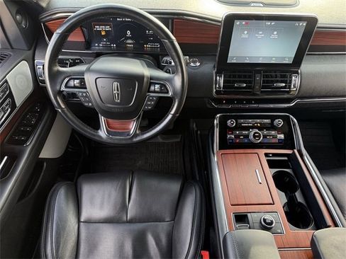 Used 2021 Lincoln Navigator L Reserve image 11