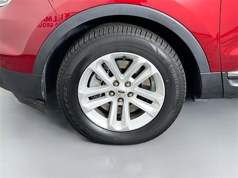 Used 2014 Ford Explorer XLT image 23