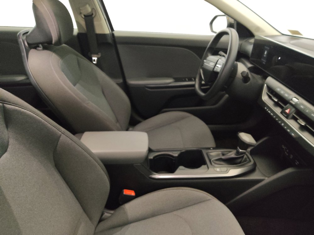 Used 2025 Kia K4 FWD image 21