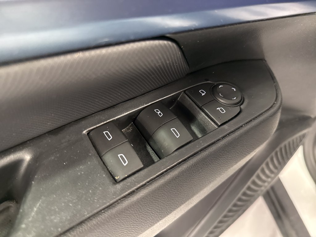 Used 2024 Chevrolet Equinox EV LT FWD image 32