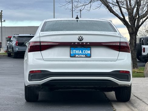 Used 2025 Volkswagen Jetta S image 7